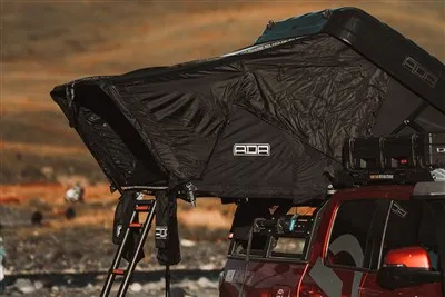 Thermisch geïsoleerde zwarte pop-up autotent